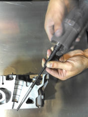 Mynd af UNIVERSAL DIESEL GLOW PLUG PULLER