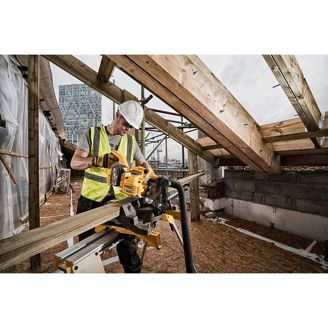 Mynd af DEWALT 54V XPS Geirungssög 216mm - 2 X 6Ah rafhlöður