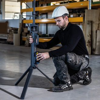 Mynd af TOWER 5 Connect kastaraturn 5000 lumen fyrir 18V rafhlöður