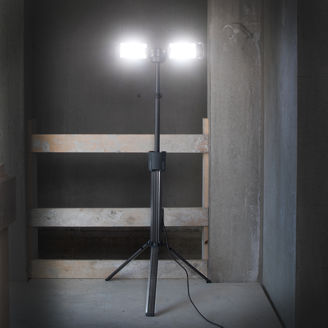 Mynd af TOWER 5 Connect kastaraturn 5000 lumen fyrir 18V rafhlöður
