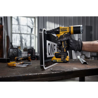 Mynd af DEWALT 18V XR Hnoðbyssa f. 2,4-4,8mm hnoð - Stök vél í tösku